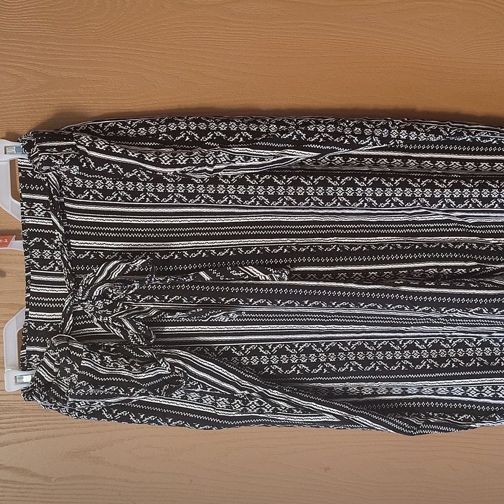 Lightweight pants with pockets